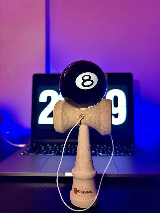 Kendama 8 Ball Black
