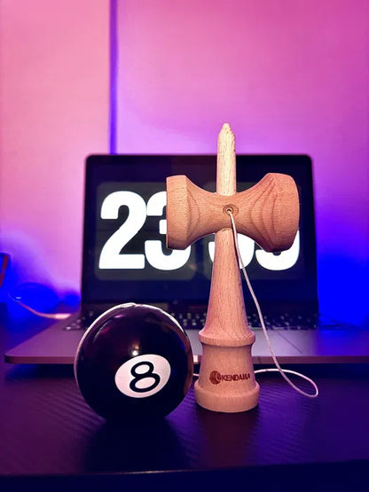Kendama 8 Ball Black